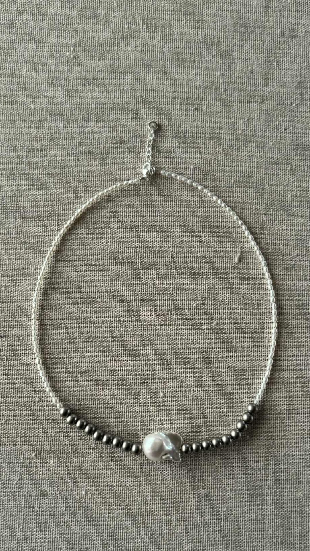 Sorelle ApS Grey necklace 